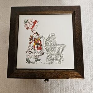 Vintage Holly Hobbie Tile Top Jewelry Trinket Box Red Felt Divided Insert